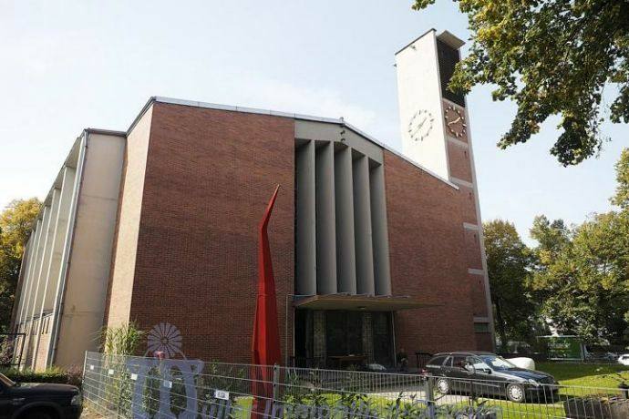 Die besondere Immobilie: Ehemalige Herz-Jesu-Kirche in Neunkirchen - Gewerbeobjekt Neunkirchen | Angebot:4686251