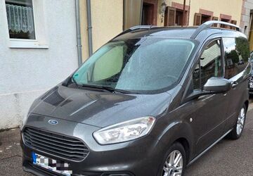 Ford Tourneo Courier 77.350 km 9.800 &euro; Saarbrücken 66128