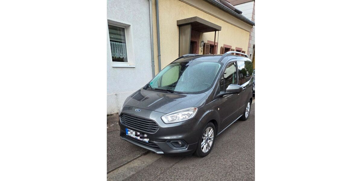 Ford Tourneo Courier 77.350 km 9.800 &euro; Saarbrücken 66128