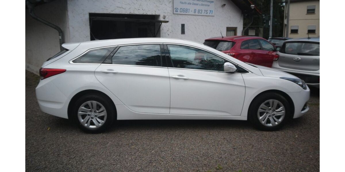 Hyundai i40 195.000 km 5.890 &euro; Saarbruecken 66119