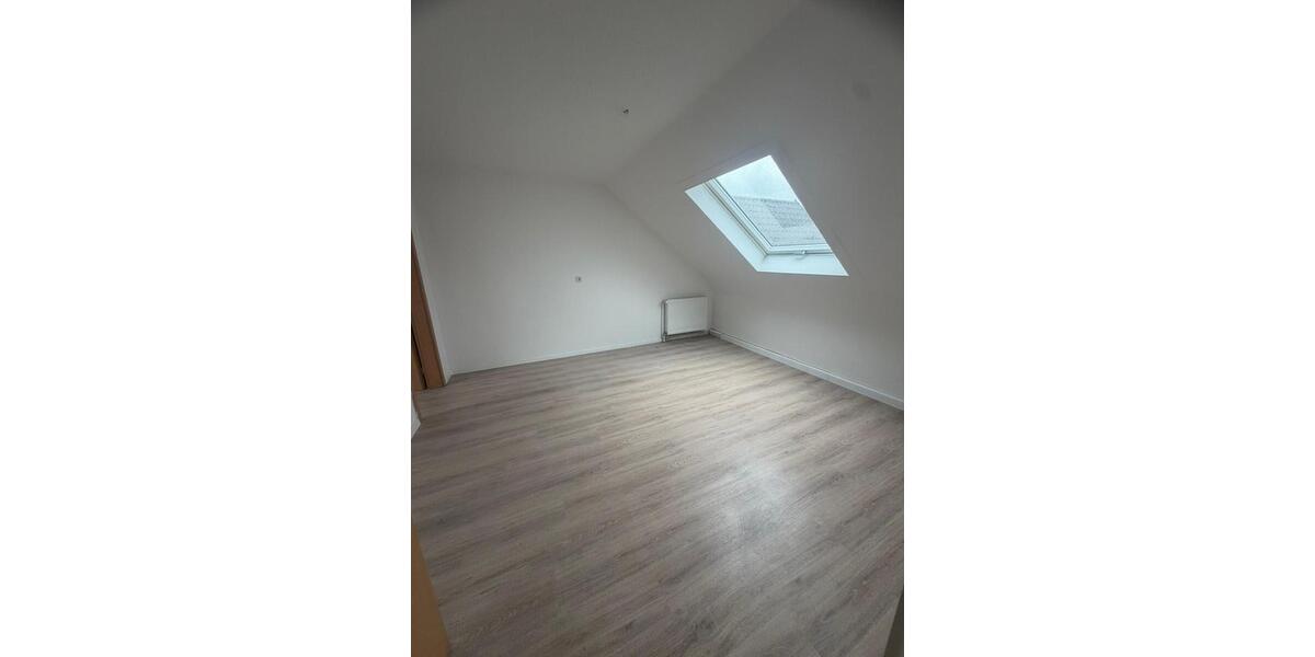 Dachgeschoßwohnung Sankt Ingbert - 3 Zimmer, 55 m&sup2;, 480&euro; | Angebot:25614189