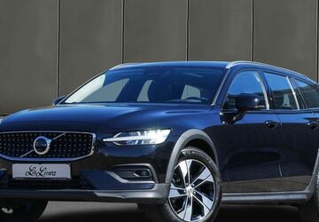 Volvo V60 Cross Country 111.691 km 33.290 &euro; Saarbrücken 66121