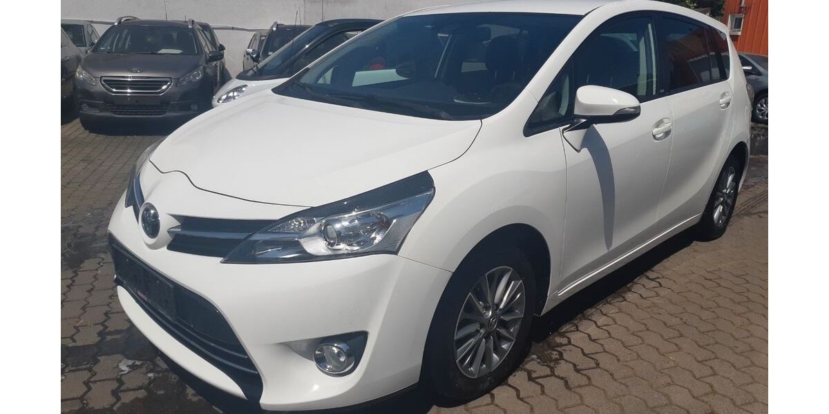 Toyota Verso 196.000 km 8.490 &euro; Saarlouis 66740