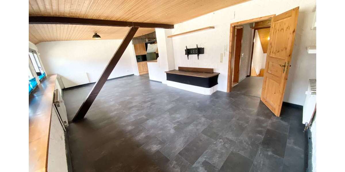 Etagenwohnung Saarbrücken Ensheim - 3 Zimmer, 109 m&sup2;, 700&euro; | Angebot:27130473