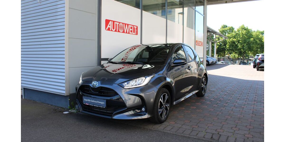 Toyota Yaris 8.450 km 23.990 &euro; Saarbrücken 66113