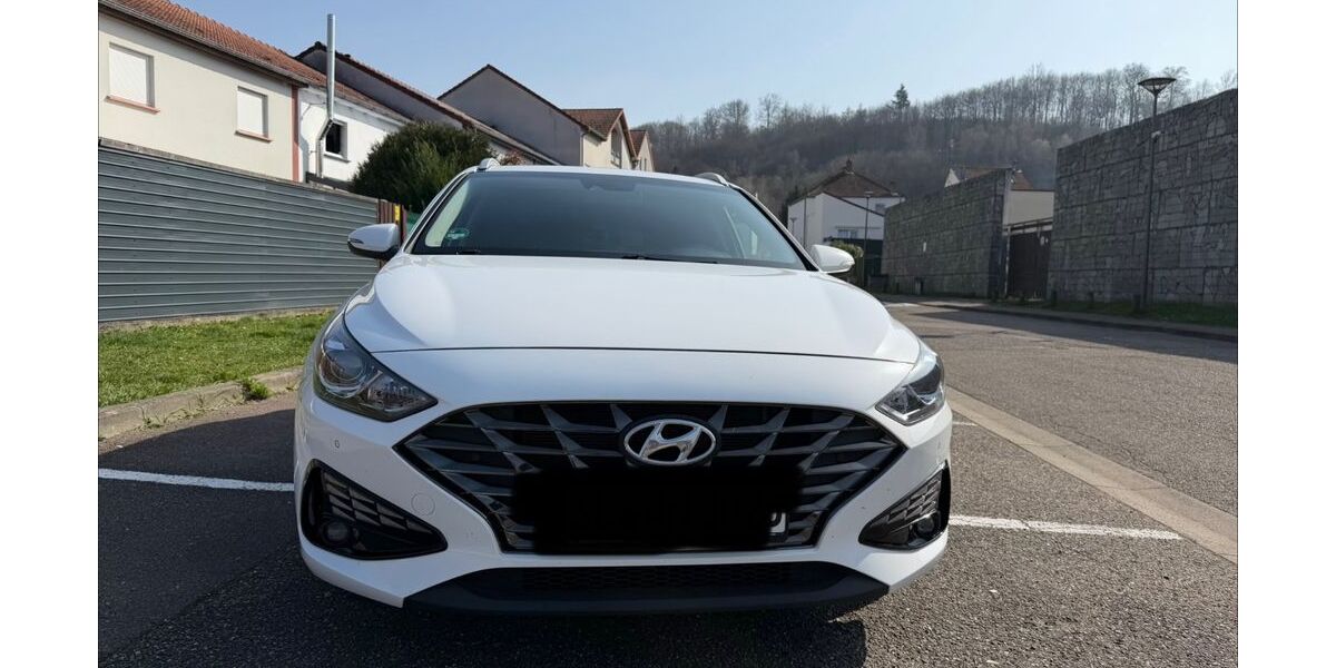 Hyundai i30 154.500 km 9.500 &euro; Saarbrücken 66119