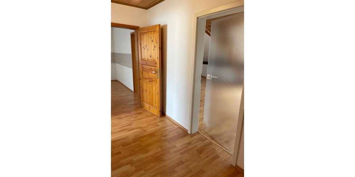 Dachgeschoßwohnung Breitenbach - 5 Zimmer, 110 m&sup2;, 770&euro; | Angebot:26179230